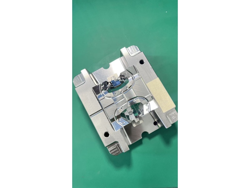 五轴CNC加工P20钢模具架